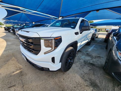 Used 2024 GMC Sierra 1500 Elevation AWD/4WD image 2
