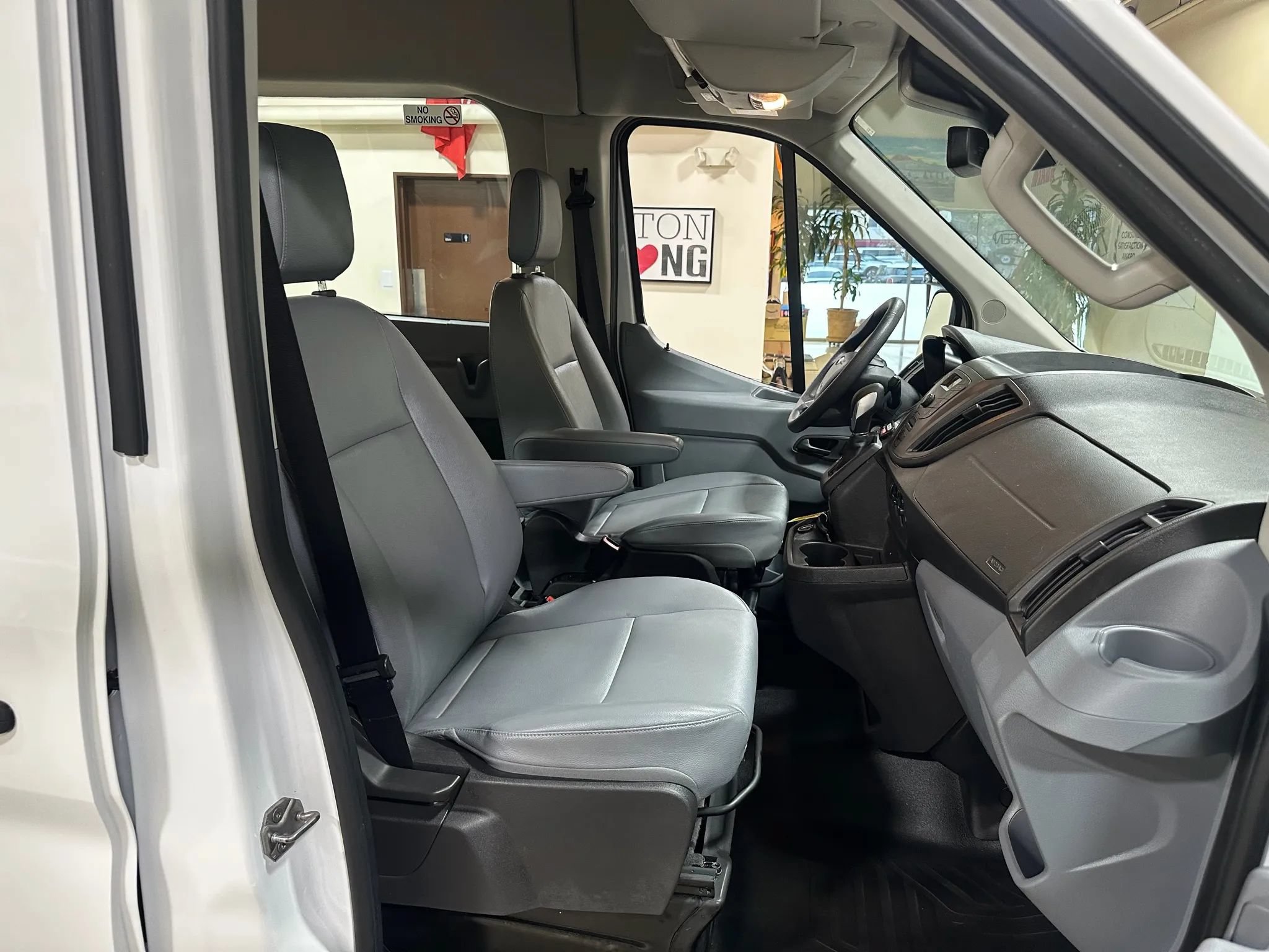 Used 2019 Ford Transit 350 XL RWD image 29