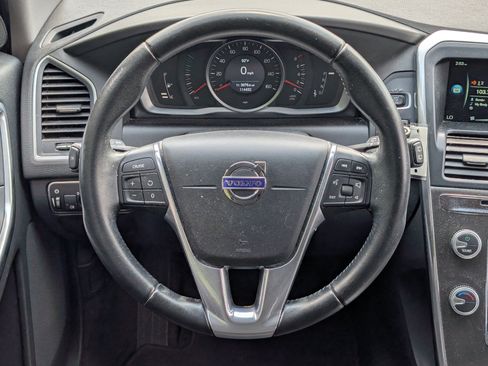 Used 2016 Volvo XC60 T5 w/ Proximity Package FWD image 24