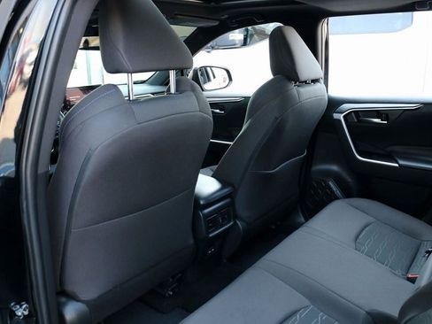 Used 2024 Toyota RAV4 SE image 23