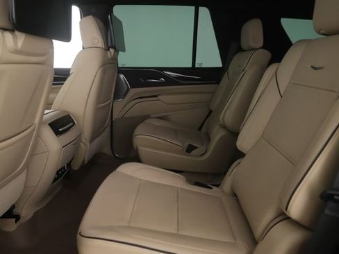 Used 2021 Cadillac Escalade Premium Luxury w/ Driver Assist Tech Package AWD/4WD image 31