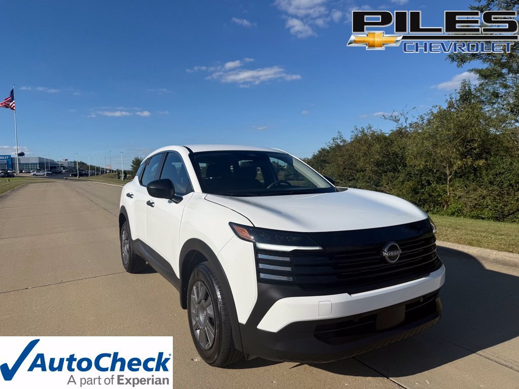 Used 2026 Nissan Kicks S FWD image 1