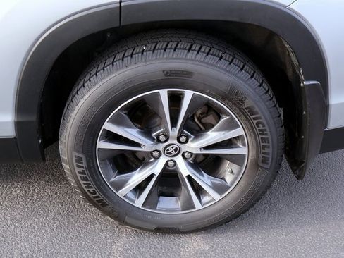 Used 2019 Toyota Highlander LE image 15