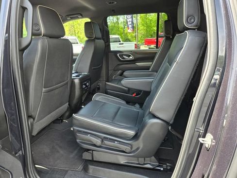 Used 2023 Chevrolet Suburban Premier AWD/4WD image 11