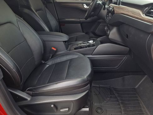 Used 2020 Ford Escape Titanium AWD/4WD image 28