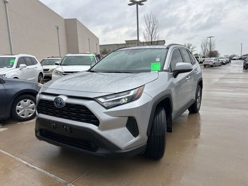 Used 2024 Toyota RAV4 XLE w/ Convenience Package image 8