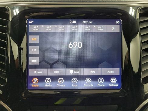 Used 2019 Jeep Cherokee Limited AWD/4WD image 25