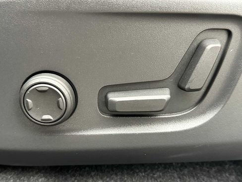 Certified 2023 Volvo C40 P8 Recharge Ultimate image 22