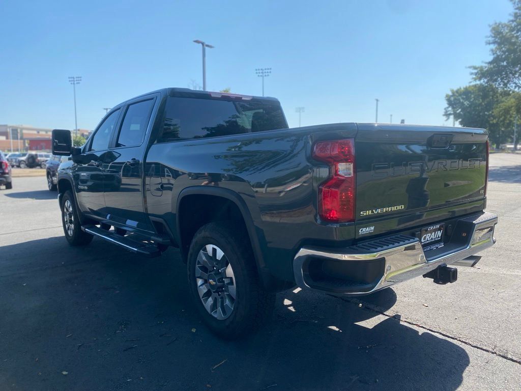 Used 2026 Chevrolet Silverado 2500 LT w/ All Star Edition AWD/4WD image 5