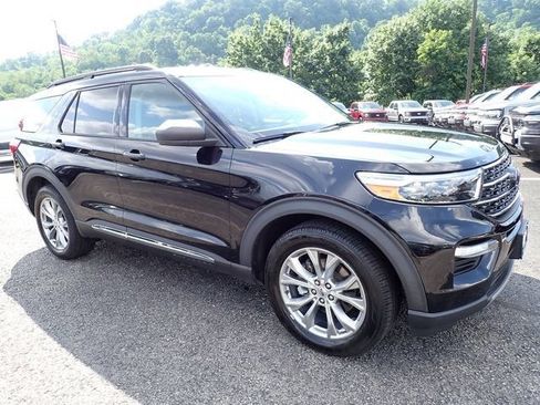 Used 2020 Ford Explorer XLT w/ Equipment Group 202A AWD/4WD image 11