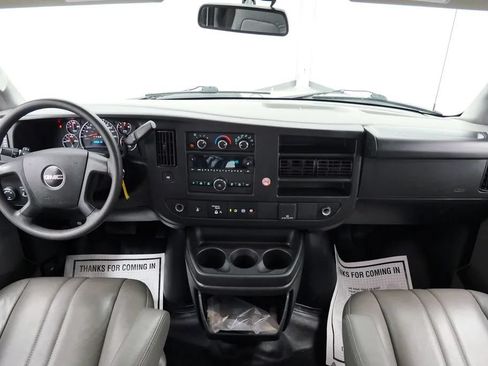 Used 2022 GMC Savana 2500 Extended RWD image 17
