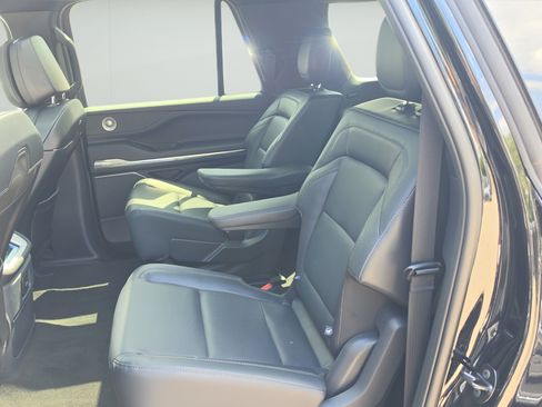 New 2026 Lincoln Navigator L Reserve w/ Jet Appearance Package AWD/4WD image 20