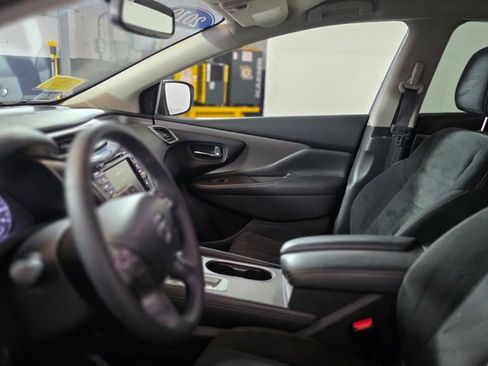 Used 2019 Nissan Murano SV image 17