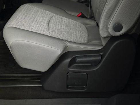 Used 2023 Toyota Sienna LE AWD/4WD image 34