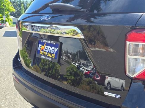 Used 2020 Ford Explorer XLT AWD/4WD image 13