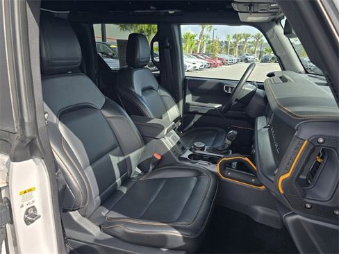 Used 2024 Ford Bronco Badlands image 16