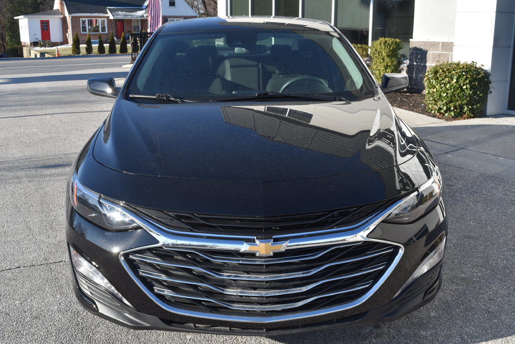 Used 2024 Chevrolet Malibu LT FWD image 2