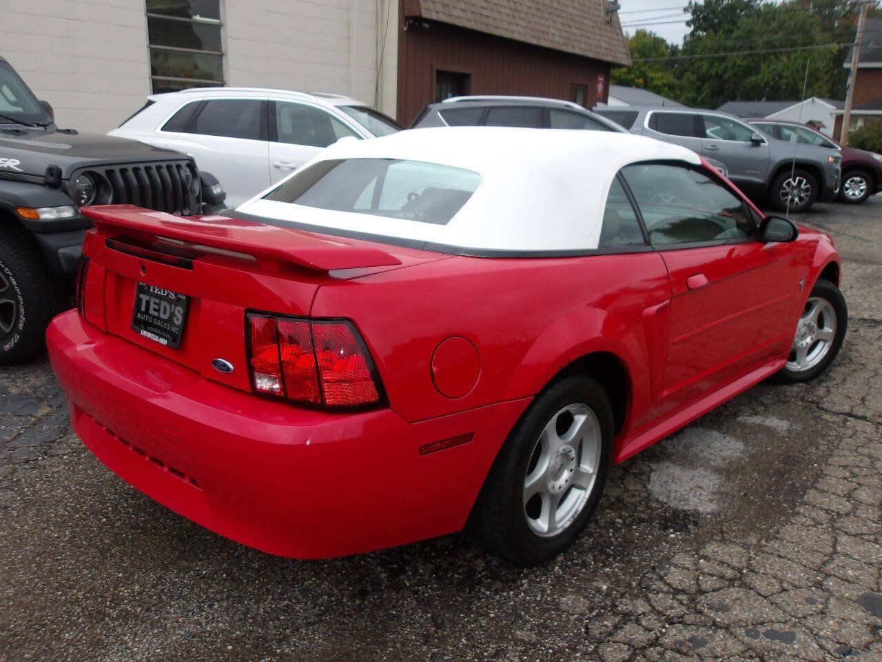 Used 2003 Ford Mustang Convertible RWD image 6