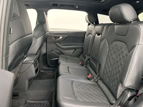 Used 2024 Audi SQ7 Prestige AWD/4WD image 24