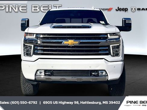 Used 2022 Chevrolet Silverado 2500 High Country w/ Safety Package II image 3
