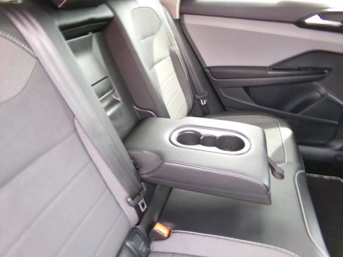 Used 2023 Volkswagen Taos SE image 45