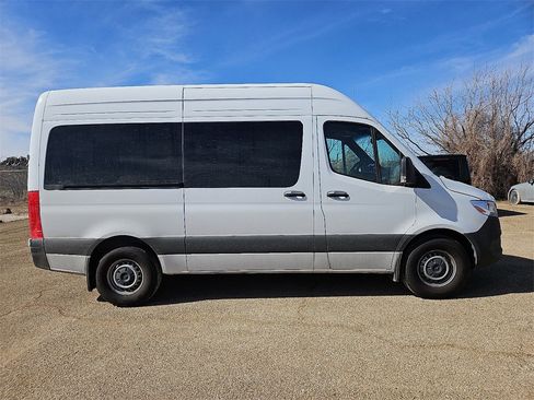 Used 2025 Mercedes-Benz Sprinter 2500 image 9
