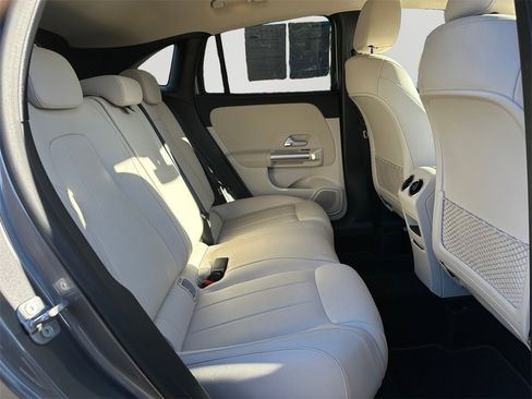 Used 2023 Mercedes-Benz GLA 250 4MATIC image 13