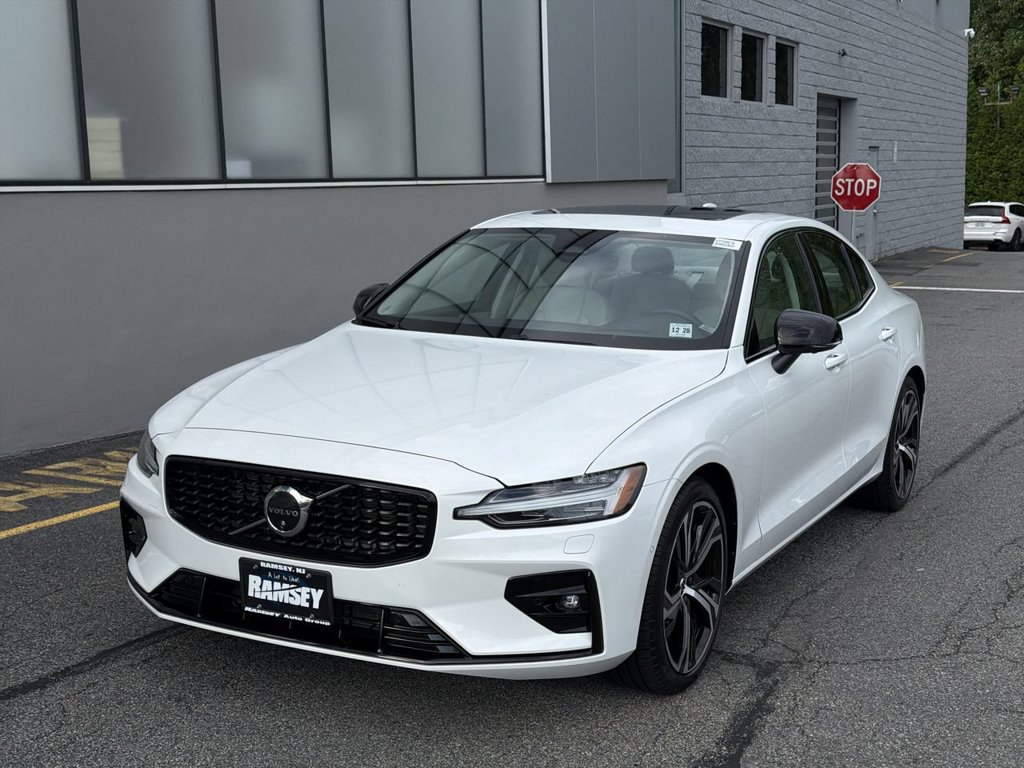 Certified 2024 Volvo S60 B5 Ultimate AWD/4WD image 1