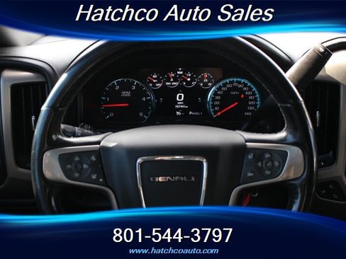Used 2017 GMC Sierra 2500 Denali w/ Duramax Plus Package AWD/4WD image 22