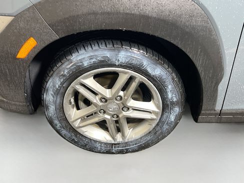Used 2022 Hyundai Kona SE FWD image 13