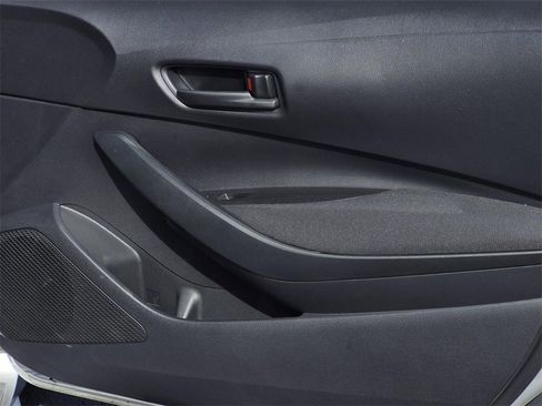 Used 2022 Toyota Corolla LE image 13