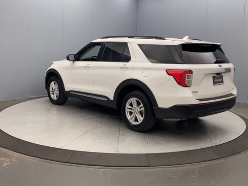 Used 2020 Ford Explorer XLT w/ Comfort Package AWD/4WD image 3
