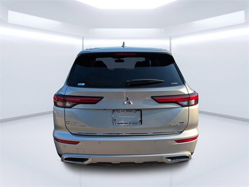 New 2025 Mitsubishi Outlander SE image 4