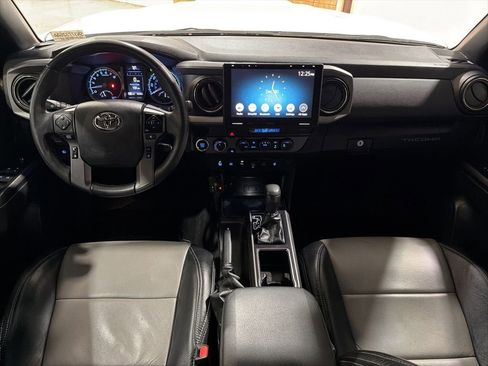 Used 2022 Toyota Tacoma TRD Sport w/ Technology Package image 34