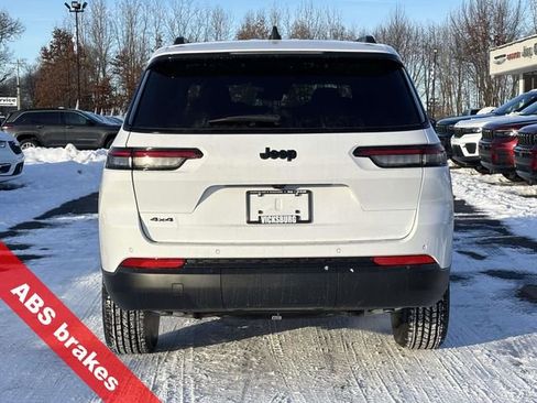 New 2025 Jeep Grand Cherokee L Altitude image 38