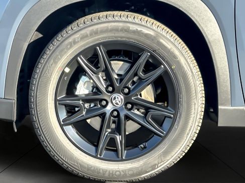 New 2026 Toyota Grand Highlander Hybrid MAX Platinum image 26