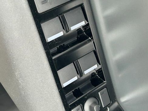 Used 2025 Land Rover Range Rover Velar S image 24