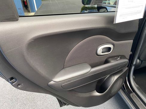 Used 2019 Kia Soul + image 28