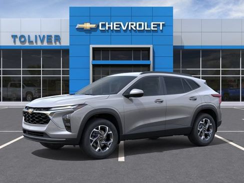 New 2026 Chevrolet Trax LT FWD image 2