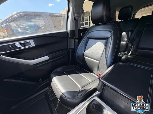 Certified 2022 Ford Explorer XLT w/ Equipment Group 202A AWD/4WD image 24