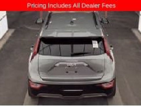 Certified 2023 Kia Niro Wind w/ Wind Preserve Package FWD image 3