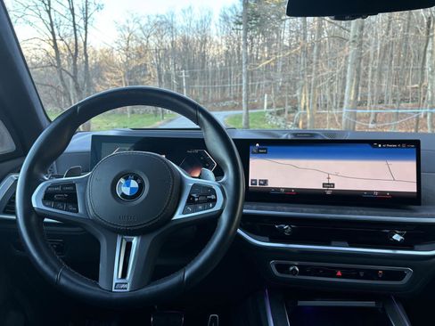 Used 2023 BMW X7 M60i w/ Executive Package image 35