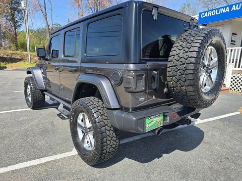 Used 2018 Jeep Wrangler Unlimited Sahara image 4