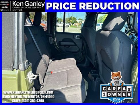 Used 2023 Jeep Wrangler Unlimited Sahara w/ Cold Weather Group AWD/4WD image 24