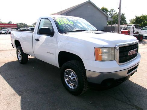 Used 2011 GMC Sierra 2500 W/T image 8