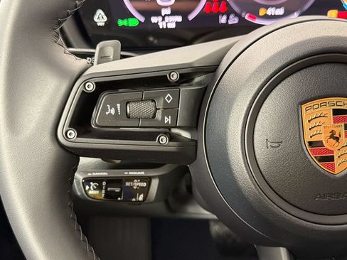 Certified 2026 Porsche Cayenne AWD/4WD image 18