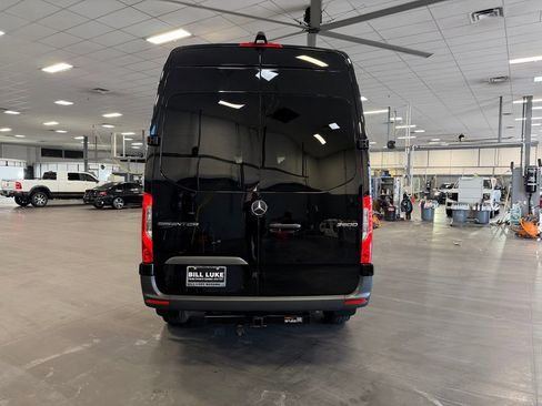 Used 2025 Mercedes-Benz Sprinter 2500 image 6