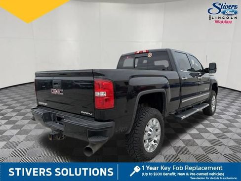 Used 2018 GMC Sierra 2500 Denali w/ Duramax Plus Package AWD/4WD image 7