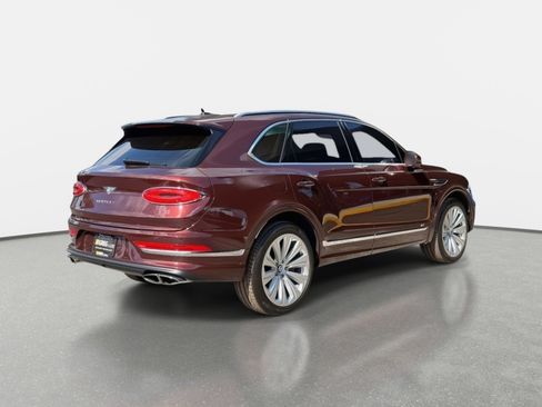 Used 2022 Bentley Bentayga image 3