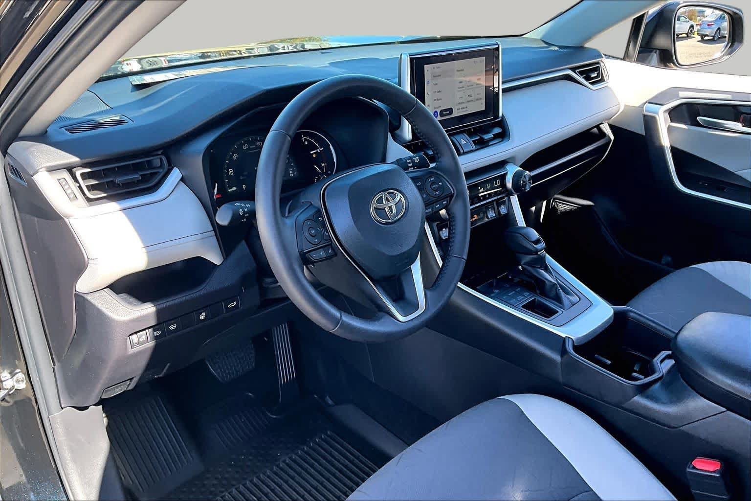 Certified 2025 Toyota RAV4 XLE w/ Convenience Package AWD/4WD image 17
